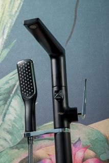 Смеситель на борт ванны Boheme Venturo чёрный/хром 370-B