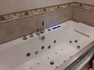 Гидромассажная ванна Frank F102 пристенная 1700х800х600