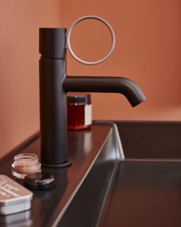 Смеситель для раковины Jacob Delafon Vivienne Signature E38682-LB1-BL чёрный матовый/хром